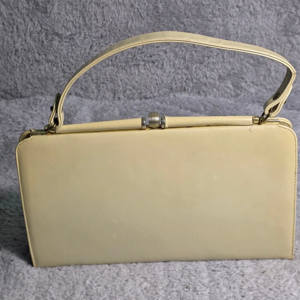 Triangle New York‎ Vintage MCM Handbag Leather Lined Cream Gold Kiss Lock